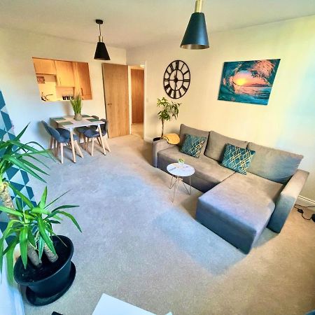A Stylish Retreat - Super King Bed - Heart Of Town Centre - 5 Mins Stroll To Beach Bournemouth Exterior foto