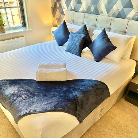 A Stylish Retreat - Super King Bed - Heart Of Town Centre - 5 Mins Stroll To Beach Bournemouth Exterior foto