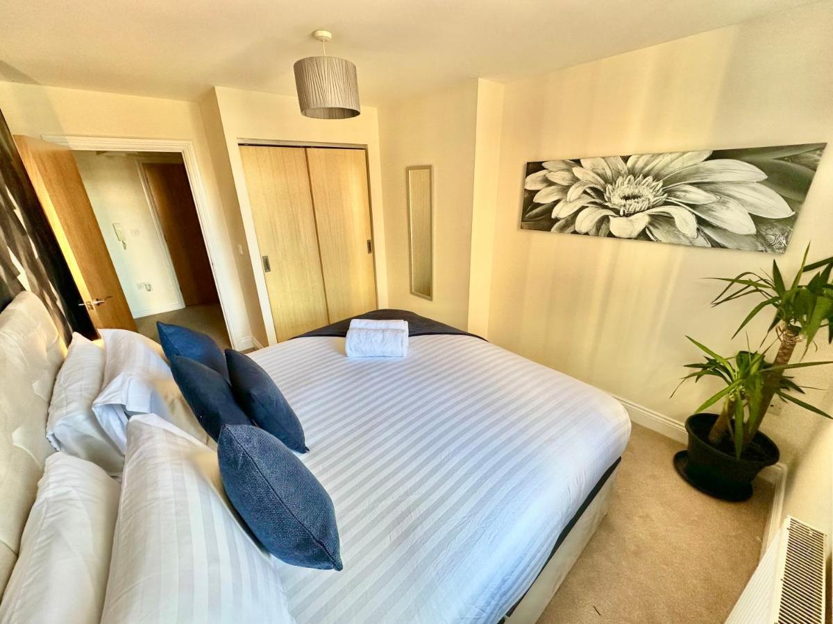 A Stylish Retreat - Super King Bed - Heart Of Town Centre - 5 Mins Stroll To Beach Bournemouth Exterior foto